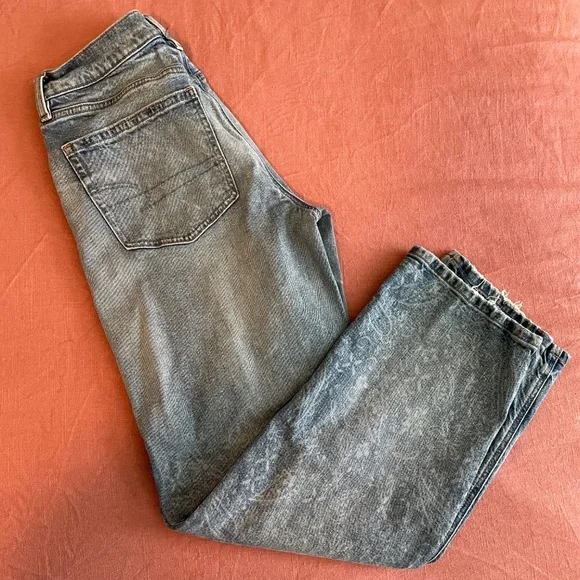 New American Eagle women’s paisley bandana print boyfriend jeans 4L fits 6 - Picture 2 of 16